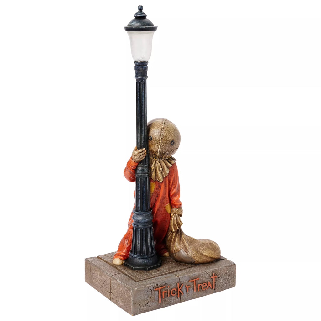 Light-Up Lamp Post Sam Statue - Trick 'r Treat